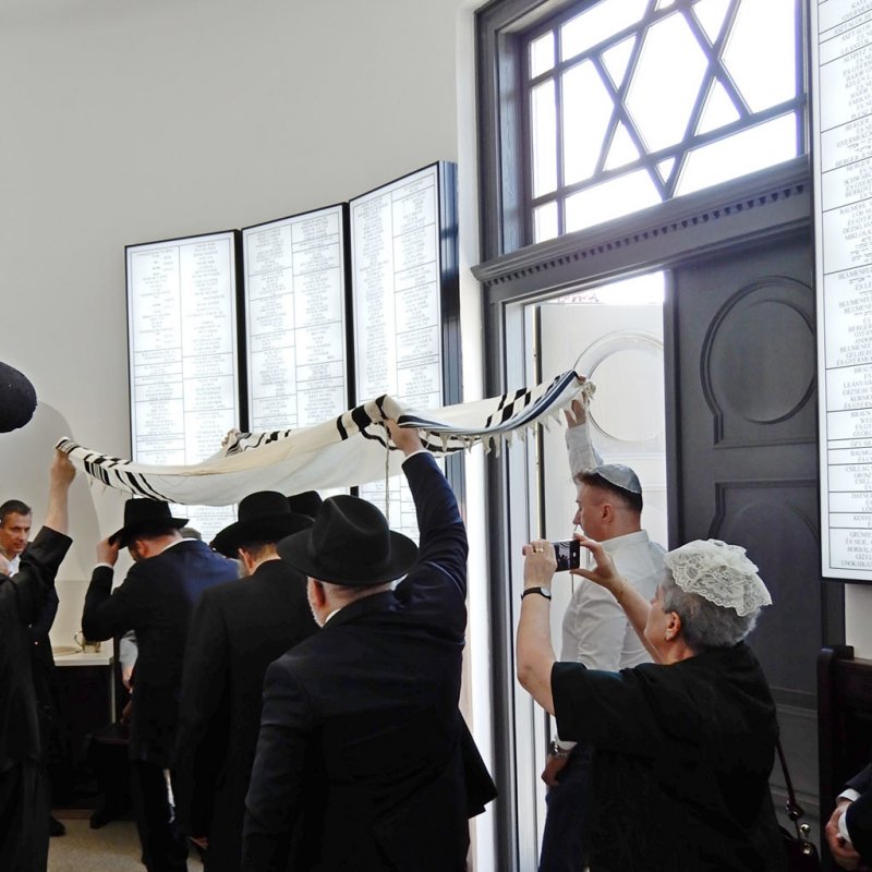 Átadták a felújított zsinagógát 61